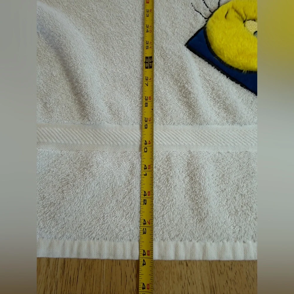 Vintage 1997 Tweety Bird Looney Tunes Towel 44x25 White Embroidered Plush